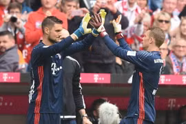 Sven Ulreich (phải) sẽ lại phải dự bị cho Neuer? (Nguồn: Kicker)