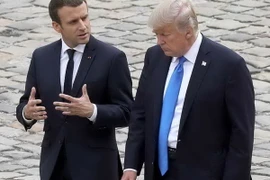 Tổng thống Pháp Macron trong cuộc gặp người đồng cấp Mỹ Trump. (Nguồn: skynews)