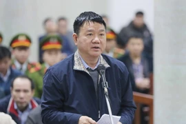 Bị cáo Đinh La Thăng nói lời nói sau cùng trước phiên nghị án. (Ảnh: TTXVN)