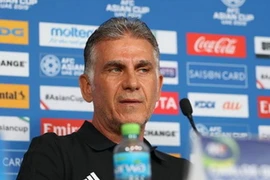 HLV Carlos Queiroz tại buổi họp báo.