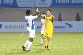 FLC Thanh Hóa ôm hận trước Hoàng Anh Gia Lai. (Ảnh: Vietnam+)