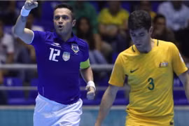 Brazil (áo xanh) vượt trội so với Australia. (Nguồn: Getty Images)