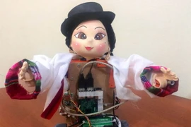 Các chuyên gia đã trình làng robot Nayra. (Nguồn: la-razon.com)