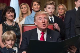 Tổng thống Trump đã ký các sắc lệnh đề cử nhân sự nội các cho nhiệm kỳ 4 năm tới. (Nguồn: AFP/TTXVN)