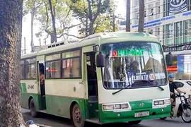 ​Tài xế xe buýt dùng dao đâm liên tiếp người đi đường sau va chạm