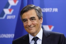 Cựu Thủ tướng Pháp François Fillon sau cuộc bầu cử sơ bộ vòng một tại Paris ngày 20/11. (Nguồn: EPA/TTXVN)