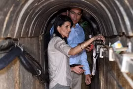 Đại sứ Mỹ tại Liên hợp quốc Nikki Haley tại đường hầm của Hamas hôm 8/6. (Nguồn: timesofisrael.com)