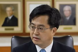Bộ trưởng Tài chính Kim Dong-yeon bị cách chức. (Nguồn: Yonhap)