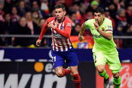 Lucas Hernandez (áo xọc) đang trong tầm ngắm của Bayern Munich. (Nguồn: AFP)