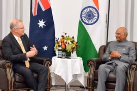 Thủ tướng Australia Scott Morrison (trái) và Tổng thống Ấn Độ Ram Nath Kovind tại cuộc gặp ở Sydney ngày 22/11. (Ảnh: AFP/TTXVN)