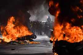 Biểu tình thành bạo động ở Pháp. (Nguồn: Getty Images)