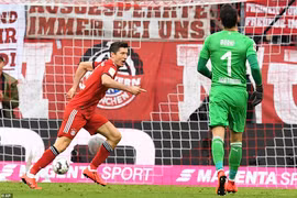 Cận cảnh Bayern Munich thắng vùi dập Dortmund ở Allianz Arena