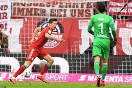 Cận cảnh Bayern Munich thắng vùi dập Dortmund ở Allianz Arena