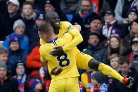 Kante giúp Chelsea giành chiến thắng trong ngày cuối năm. (Nguồn: Reuters)