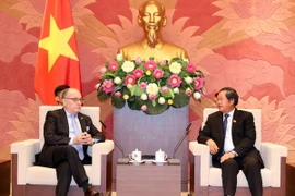 Phó Chủ tịch Quốc hội Đỗ Bá Tỵ tiếp Bộ trưởng Ngoại giao và Tôn giáo Cộng hòa Argentina Jorge Faurie. (Ảnh: Trọng Đức/TTXVN)