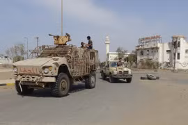 Binh sỹ ủng hộ chính phủ Yemen tại thành phố cảng Hodeida. (Ảnh: AFP/TTXVN)