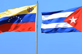 Quốc kỳ của Venezuela và Cuba. (Nguồn: bu.edu)