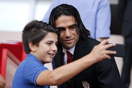 Trực tiếp chuyển nhượng: M.U có Falcao, Welbeck gia nhập Arsenal