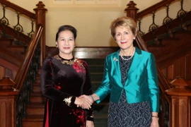 Chủ tịch Quốc hội Nguyễn Thị Kim Ngân gặp Thống đốc bang Tây Australia, Bà Kerry Sanderson. (Ảnh: Trọng Đức/TTXVN)