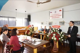 Ông Nguyễn Duy Nhiên, Chủ tịch Hội người Việt Nam tại Cộng hòa Séc, phát biểu tại đại hội. (Ảnh: Hồng Kỳ/Vietnam+)