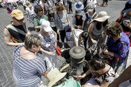 Người dân Rome thiếu nước sinh hoạt. (Nguồn: romatoday.it)