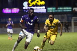 FLC Thanh Hóa và Hà Nội đều có cơ hội vô địch V-League mùa này. (Ảnh: Thanh Tùng/TTXVN)
