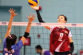 Bóng chuyền nữ Việt Nam lần thứ 8 liên tiếp lỡ HCV bởi Thái Lan