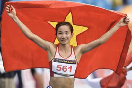 'Siêu nhân' Nguyễn Thị Oanh làm nên lịch sử với HCV 10.000m