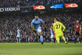 Aguero tỏa sáng mang chiến thắng về cho Man City.
