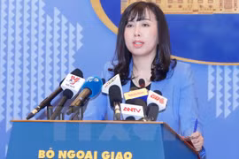 Người Phát ngôn Bộ Ngoại giao Lê Thị Thu Hằng trả lời các câu hỏi của phóng viên trong nước và quốc tế. (Ảnh: Doãn Tấn/TTXVN)