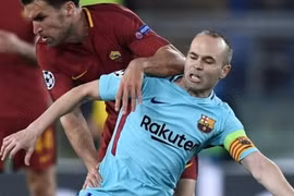 Iniesta và Barcelona dừng bước đầy cay đắng sau khi đã thắng 4-1 ở lượt đi. (Nguồn: skysports)