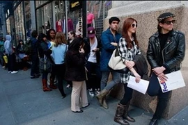 Người thất nghiệp tại Mỹ xếp hàng chờ việc làm. (Nguồn: Internet)