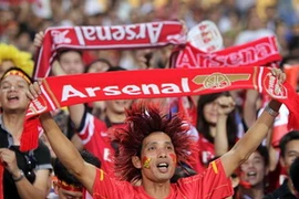 Người hâm mộ luôn "phát cuồng" với bóng đá Anh. (Ảnh: Quốc Khánh/TTXVN)