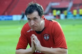 Robbie Fowler hiện vẫn khoác áo Muangthong. (Nguồn: AFP)