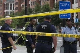 Video về vụ xả súng kinh hoàng ở căn cứ hải quân Mỹ