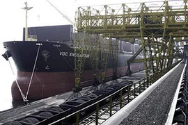 Sản lượng than xuất khẩu giảm.