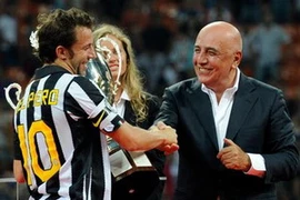 Phó Chủ tịch của AC Milan Adriano Galliani và Del Piero. (Nguồn: Getty Images)