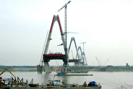 Dự án cầu Nhật Tân. (Ảnh: Huy Hùng/TTXVN)