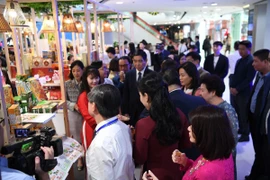 Hàng Việt thu hút sự chú ý tại trung tâm thương mại ở Udon Thani