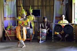 Trình diễn Rô băm. (Ảnh minh họa: TTXVN)