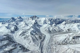 Trung Quốc: Lở tuyết trên đỉnh Shishapangma, 2 người leo núi tử vong