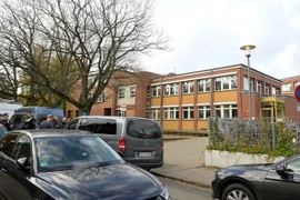 Đức sơ tán học sinh tại một trường trung học do bị đe dọa tấn công