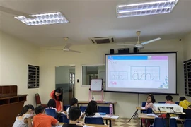 Lớp học Tiếng Việt ở Đại sứ quán Việt Nam tại Malaysia. (Ảnh: TTXVN phát)