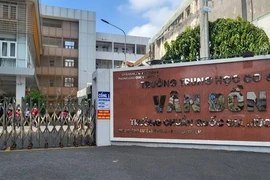 TP.HCM: Học sinh và hiệu trưởng đau bụng sau bữa ăn bán trú tại trường