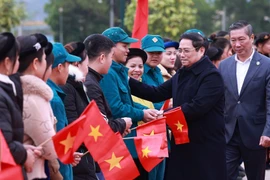 Thủ tướng Phạm Minh Chính chúc Tết đối tượng chính sách ở Cao Bằng