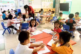 Các địa phương nỗ lực thu hút và giữ chân giáo viên mầm non