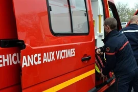 Pháp: Tài xế đạp nhầm chân phanh và ga, lao xe đâm thẳng vào đám đông