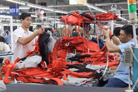 Hỗ trợ đoàn viên công đoàn, người lao động mất việc, bị giảm giờ làm