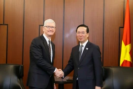 Chủ tịch nước Võ Văn Thưởng tiếp Giám đốc điều hành của Tập đoàn Apple Tim Cook. (Ảnh: Thống Nhất/TTXVN)