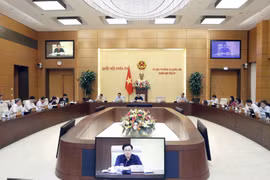 Ủy ban Thường vụ Quốc hội thảo luận các vấn đề kinh tế-xã hội